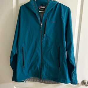 Patagonia waterproof windproof lightweight rain jacket like new size large